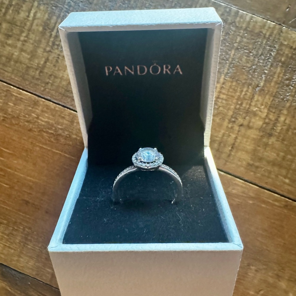 Pandora Round Sparkle Halo Ring - Sterling Silver